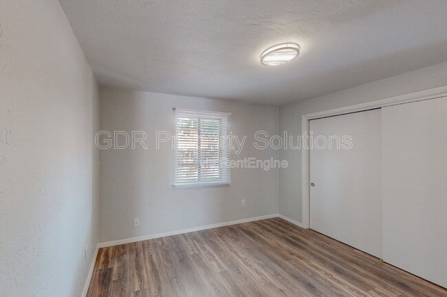 Building Photo - 1717 Griegos Rd NW