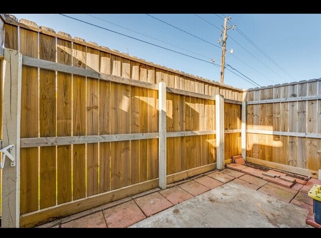 Building Photo - 5705 Harvest Hill Rd