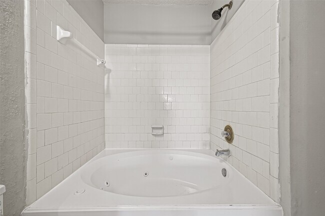 Building Photo - 2910 Grants Lake Blvd