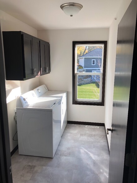 Building Photo - 4509 Golf Dr