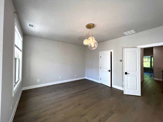 Building Photo - 4353 Parkside Pl