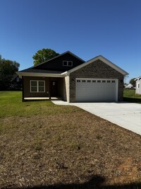 Building Photo - 421 Reeves Ave