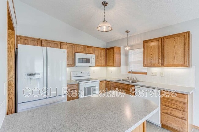 Building Photo - 1420 N Aksarben St