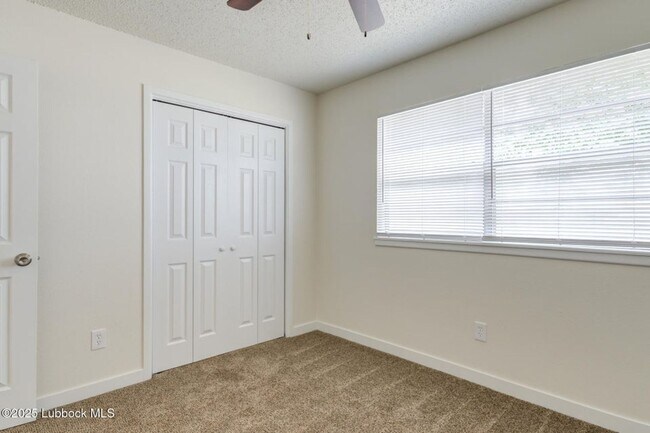 Building Photo - 3/2/1 FOR LEASE - SOUTH LUBBOCK