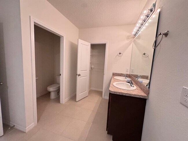 Building Photo - 8086 Pelican Reed Cir