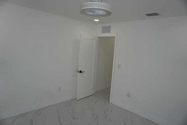 Building Photo - 15614 SW 110th Terrace