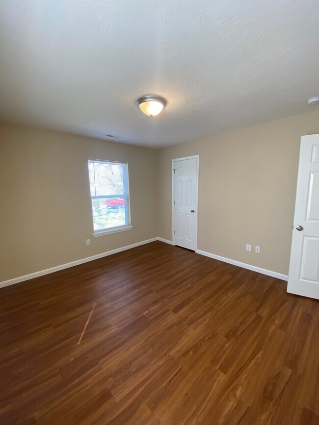 Building Photo - 1628 N Barnes Ave