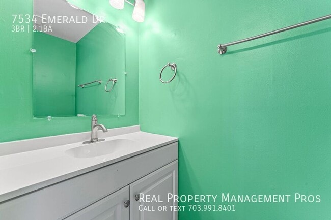 Building Photo - 7534 Emerald Dr