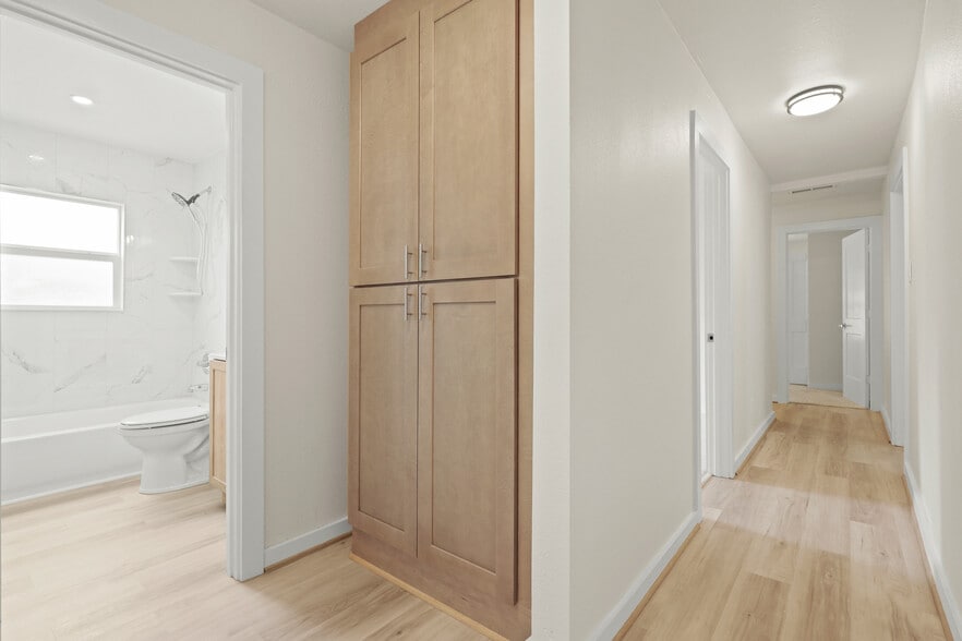 Building Photo - 2340 Harris Ln