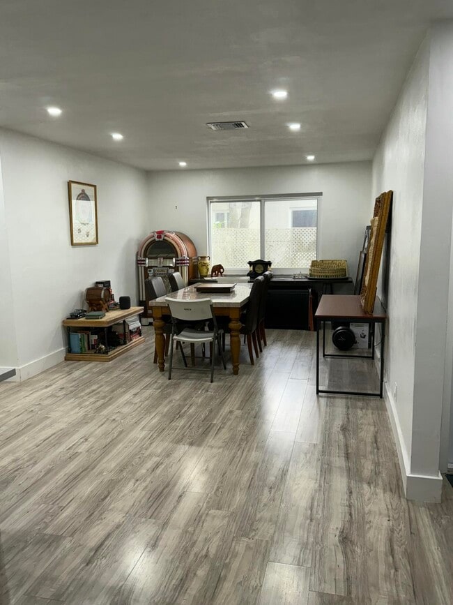 Building Photo - 6801 NW 32nd Ave