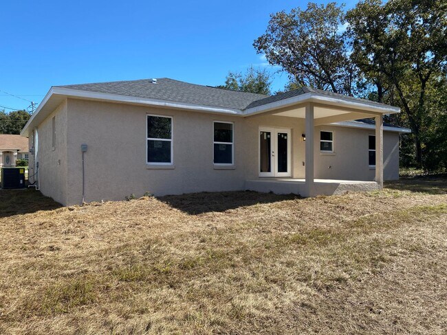 Building Photo - 10 Hemlock Cir Ct