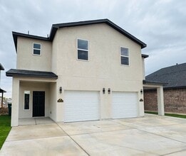 Building Photo - 2818 N Platino Dr