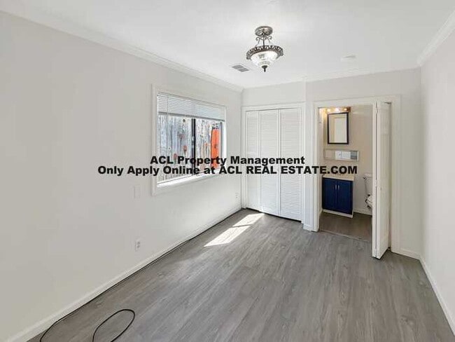 Building Photo - **WE DO NOT ADVERTISE ON CRAIGSLIST OR FACEBOOK MARKETPLACE**