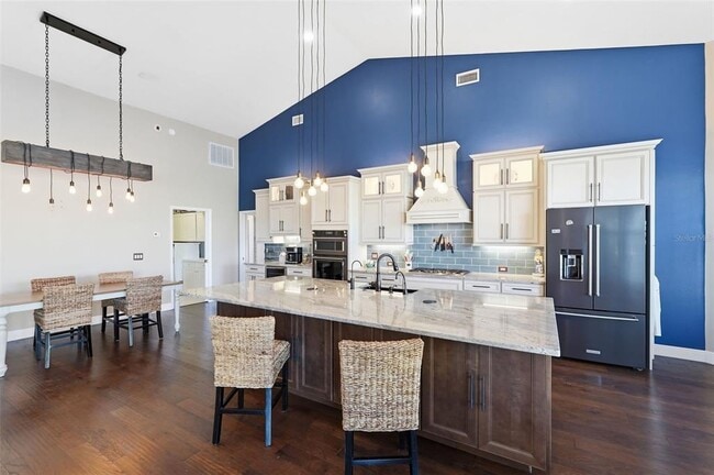 Building Photo - 909 Allegro Ln