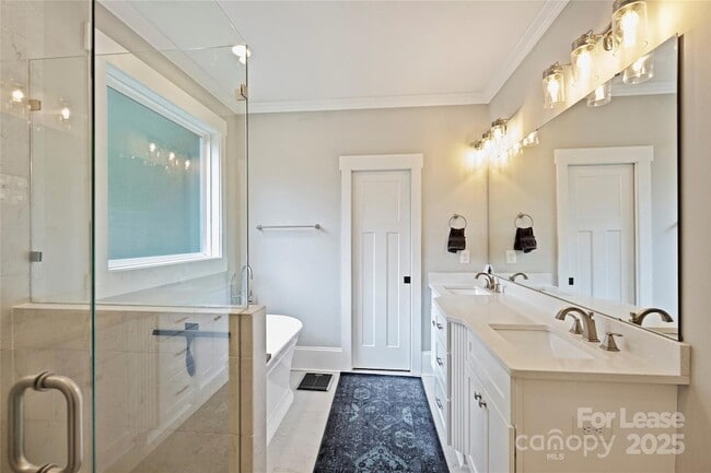 Building Photo - 126 N Smallwood Pl