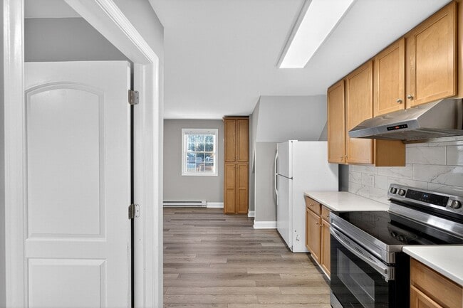 Building Photo - Studio in Newark Showing - Pending- no further showings