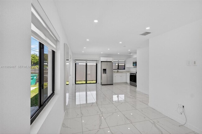 Building Photo - 2490 NW 44th St