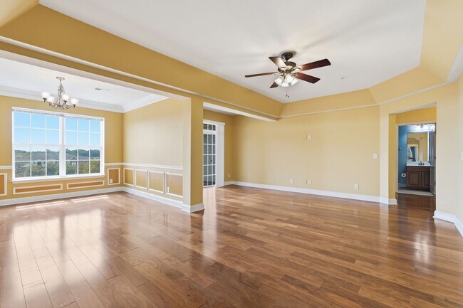 Building Photo - 9202 Charleston Dr