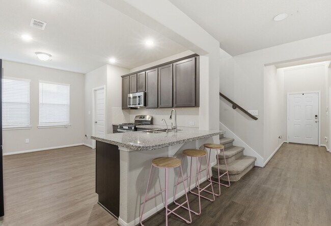 Building Photo - 8434 Beacon Bay Cir