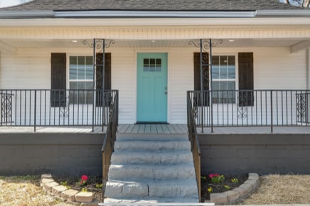 Covered Porch - 525 Cedar St