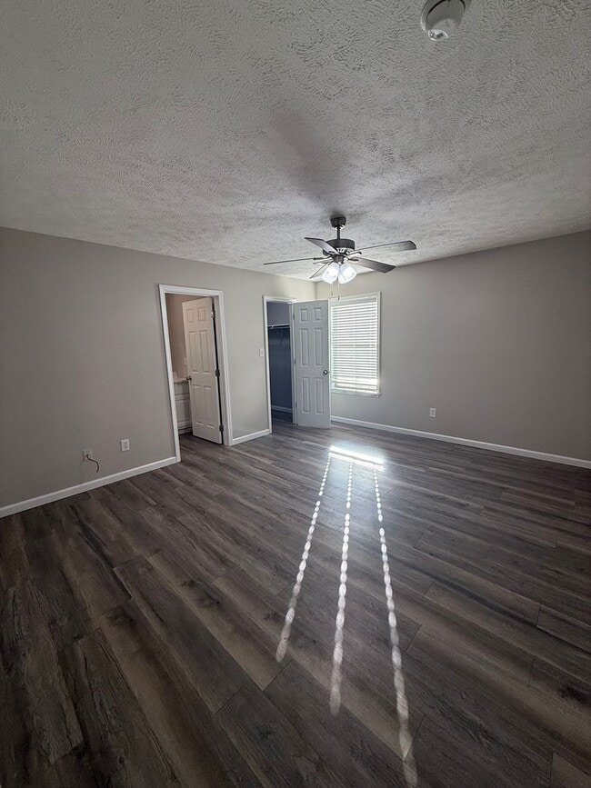 Building Photo - 1578 Drive 1578