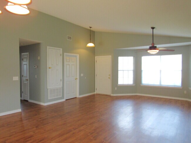 Building Photo - Southwest Pensacola 3BR Home Near NAS Pensacola & Perdido Key with Vaulted Ceilings, Island Kitch...