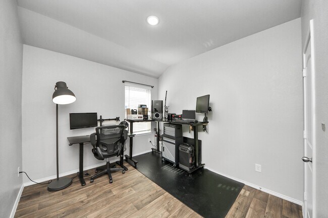 Building Photo - 4315 Nervesa Dr.