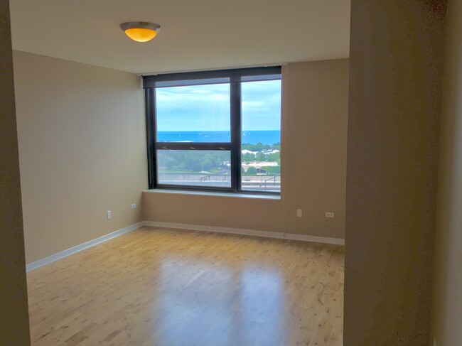 Master Bedroom - 1160 S Michigan Ave