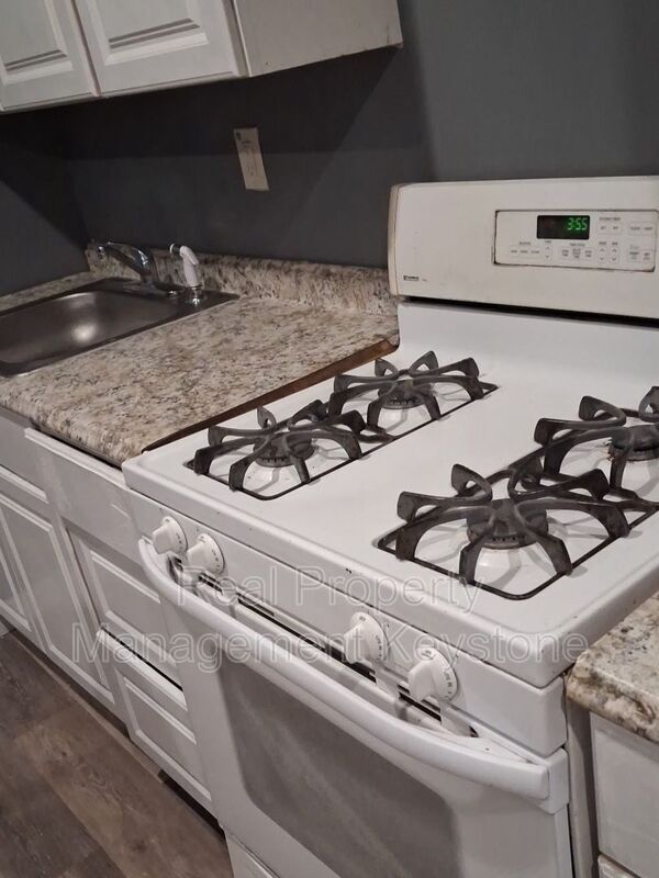 Building Photo - 1834 Flagler St