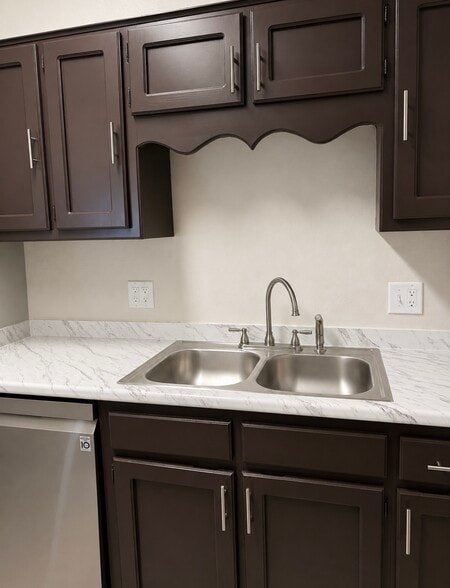 Building Photo - 133 Westridge Dr