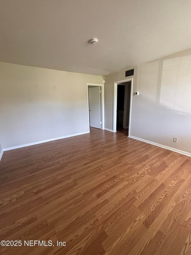 Building Photo - 2148 Bunting Dr
