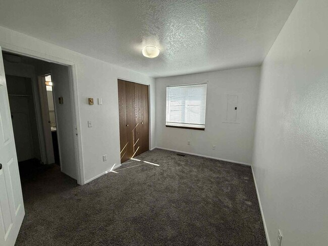 Building Photo - Duplex
