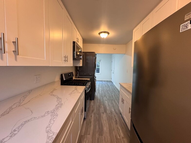 Building Photo - 456 N Westmoreland Ave