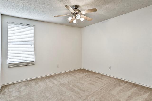 Building Photo - 16600 Jasmine Springs Dr