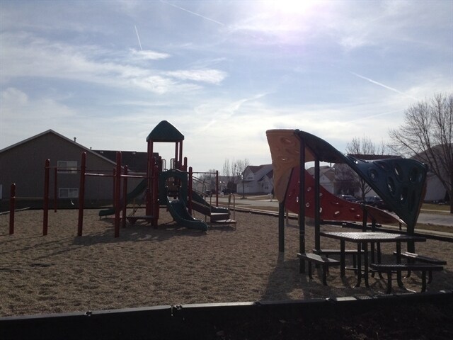 Building Photo - 26248 Apple Blossom Ln