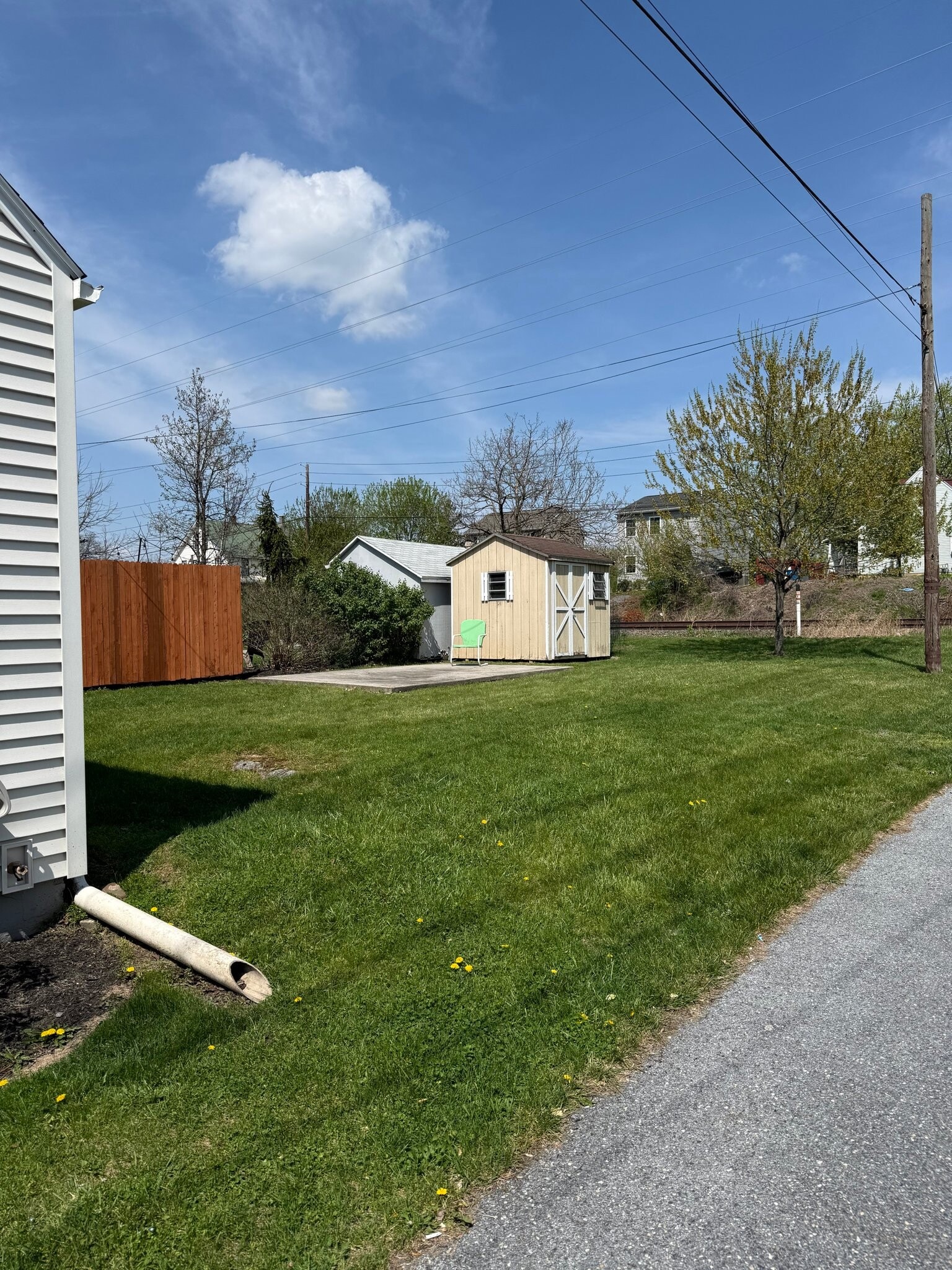 Building Photo - 46 E 2nd St