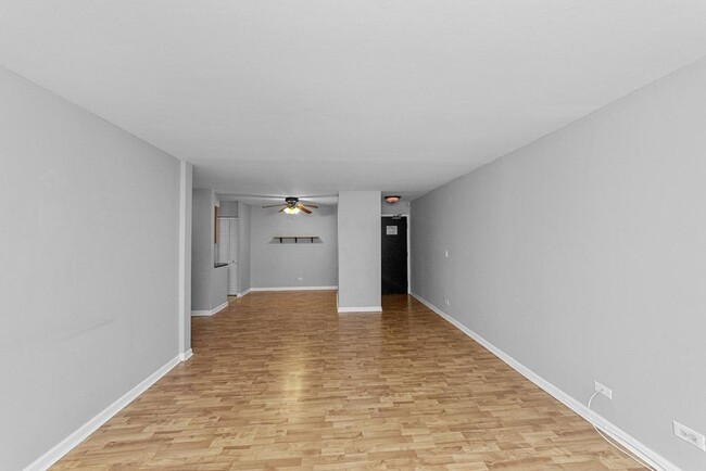 Building Photo - 2 bedroom in Chicago IL 60613