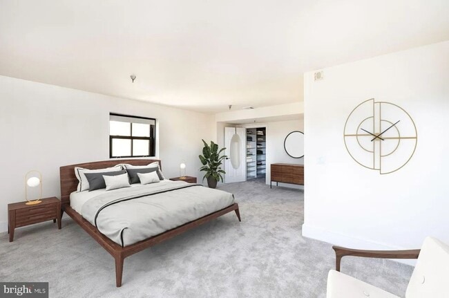 Building Photo - Spacious 4-Bedroom Residence with In-Unit Laundry in Center City