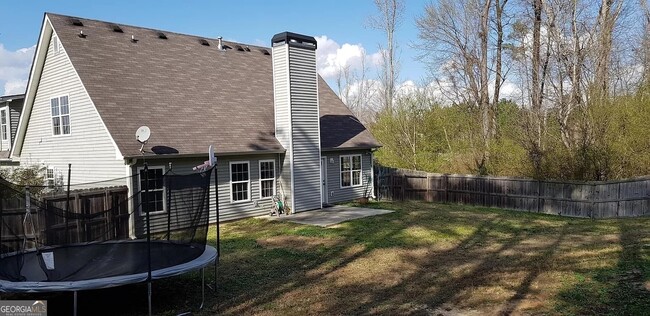 Building Photo - 520 Millbrook Villa Dr