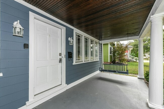 Building Photo - 5119A Norway Drive