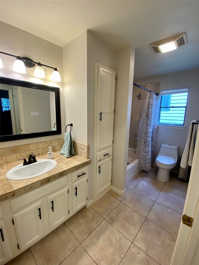 Building Photo - 7210 Smokey Hill Rd