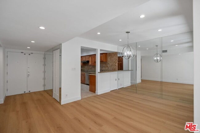 Building Photo - 4807 Woodley Ave