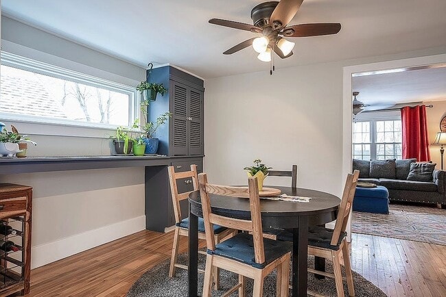 Building Photo - 62 Mt Vernon St