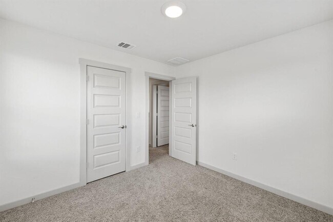 Building Photo - 7713 Jacobean WY
