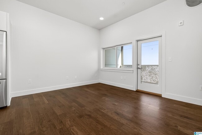 Building Photo - 1801 2nd Ave N