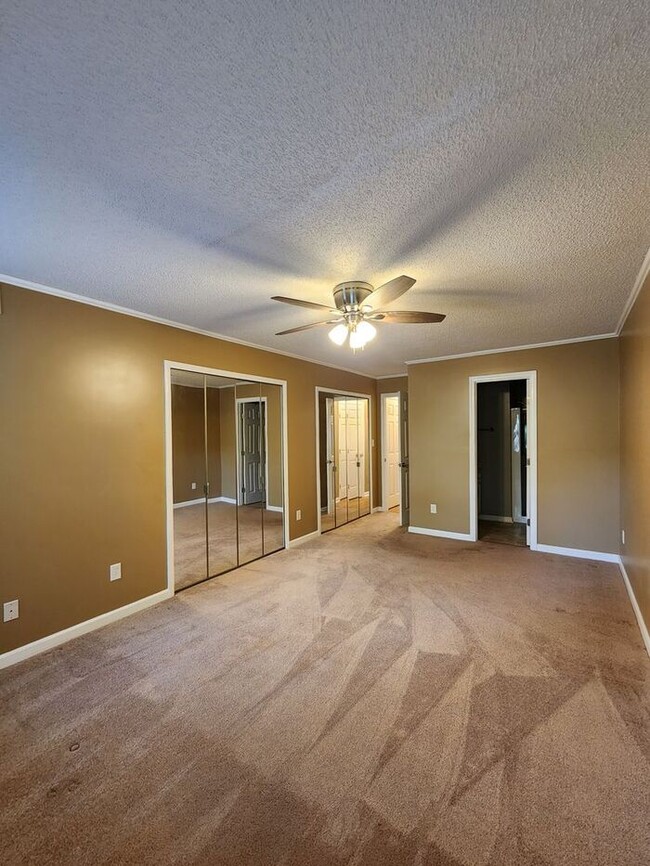 Building Photo - Asheville Condo Rental -Cloister Condominium