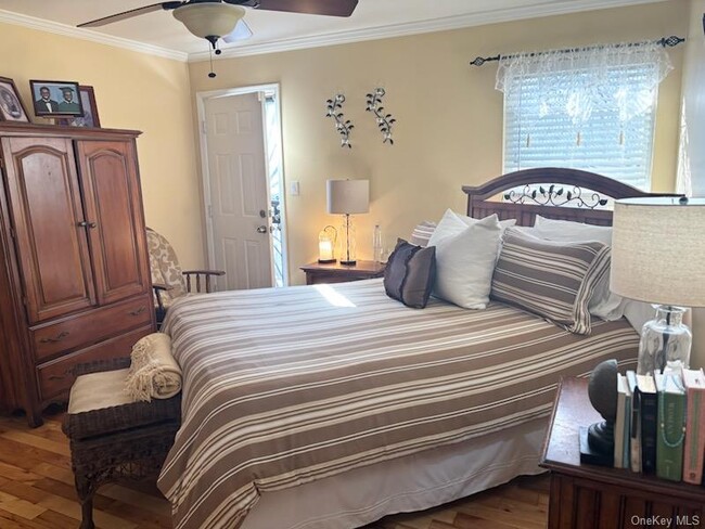 Building Photo - 177-68 Meadow Dr