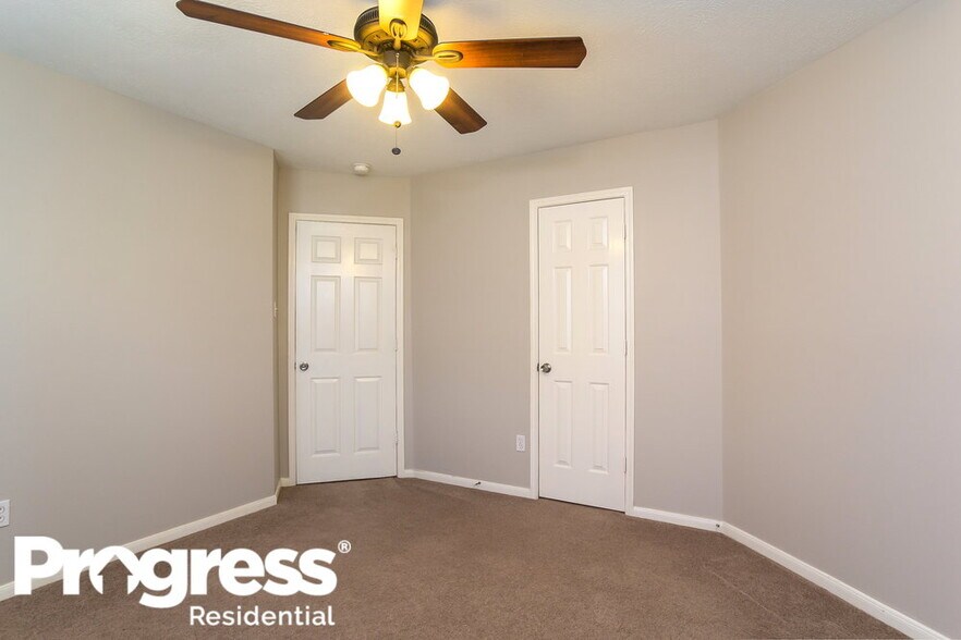Building Photo - 2447 Halstead Dr