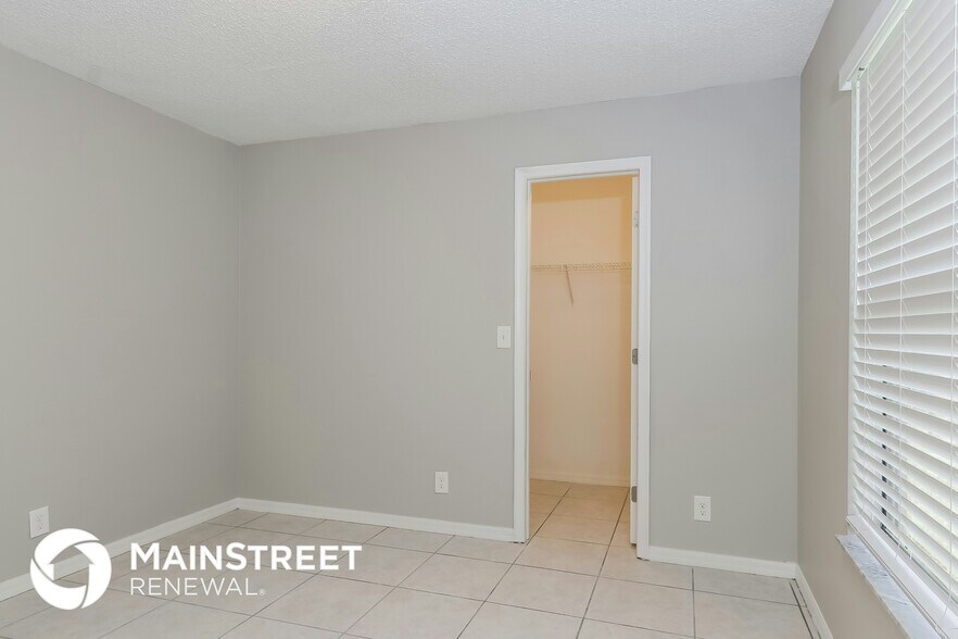 Building Photo - 18225 41st Rd N