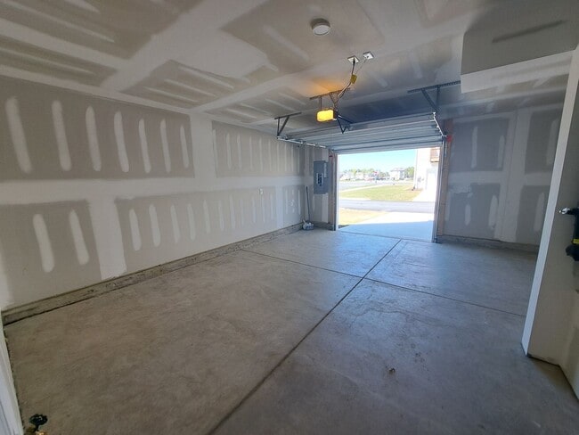Building Photo - 2728 Chert Ln